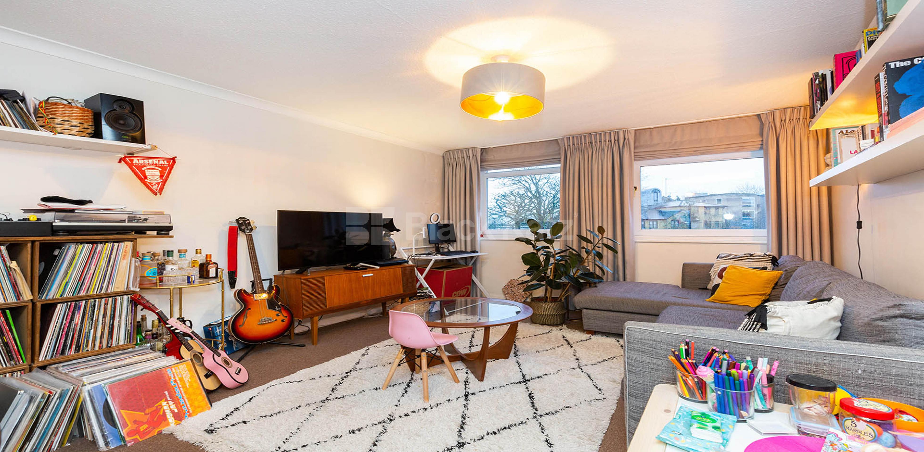 			2 Bedroom, 1 bath, 1 reception Flat			 Hillside, Crouch End Hill, Crouch End N8